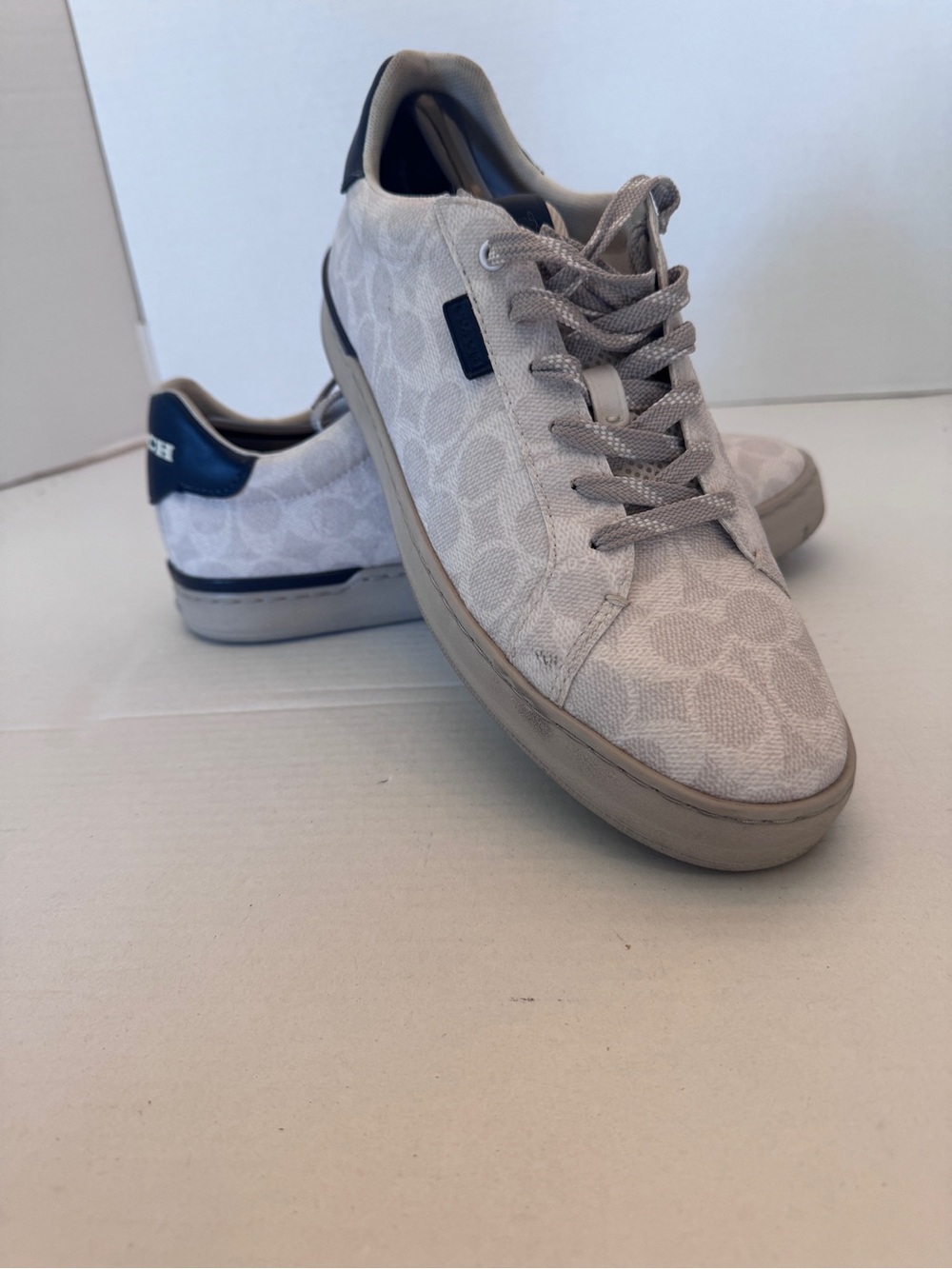 Coach Mens 10D Lowline Signature Low Top White/Navy Blue Jacquard Leather G5025